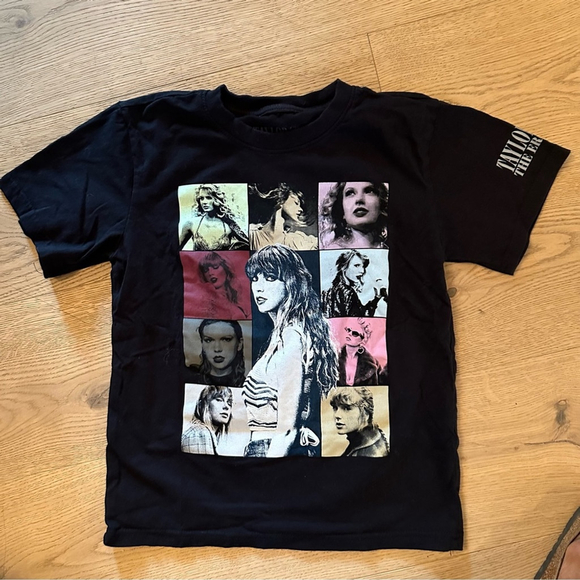TAYLOR SWIFT THE ERAS TOUR CONCERT YOUTH T-SHIRT YOUTH SMALL - Picture 1 of 5